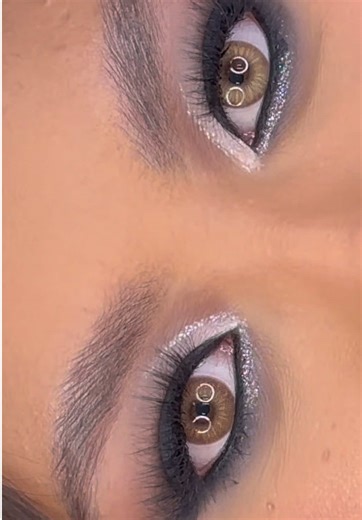 Agenda HOY mismo y obtener un 10% de descuento en cualquier servicio !!✨✨✨✨✨✨✨ #makeup #mua #maquillaje