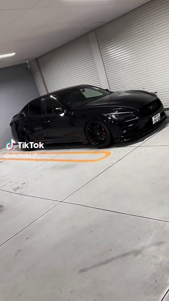 V37スカイラインのお洒落な魅力を探る