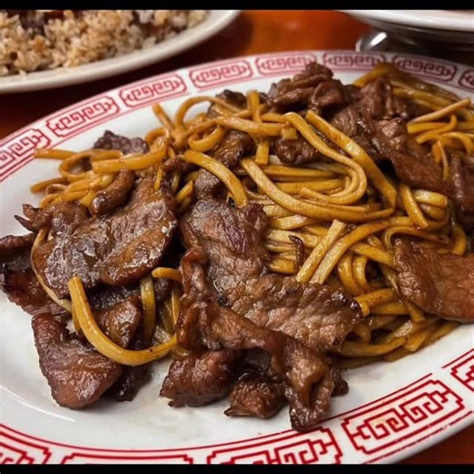 Friday night at Ding How Chinese Restaurant means one thing, Beef Lo Mein bliss! Fresh noodles tossed in that signature savory sauce, tender strips of beef, and crisp veggies that hit just right after a long week. It’s that comforting combo of flavor, texture, and nostalgia only Ding How can deliver! Perfect for a chill night out or a cozy take home dinner. #DingHow 🥡🥢 Ding How Chinese Restaurant 4531 NW Loop 410 San Antonio, TX 78229 210-340-7944 - - - - - #Springrolls #eggrolls #Chinese #Chi