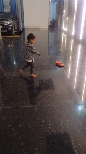 Adnan Farhan plying by remot car♥️♥️♥️🤣🤣🤣