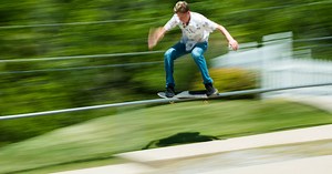 How to Isolate a Moving Subject: Panning for Beginners