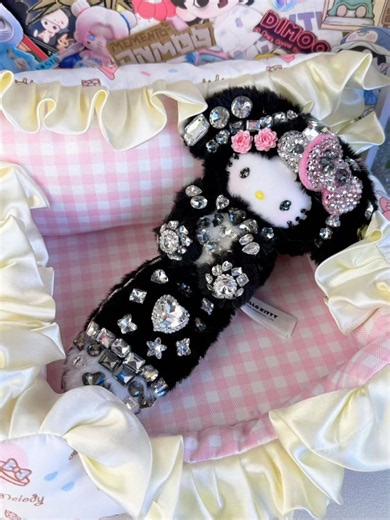 Little gem doll records sweet growth stories.#bedazzling #popmart #unboxing #handmade