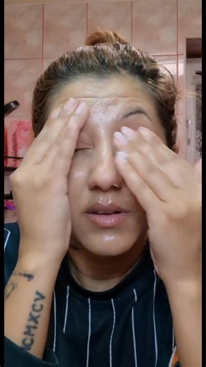 It's okay if you don't have makeup remover. #removermakeup #vaseline #removerchallenge | Adela Muntean