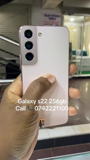 This here is Samsung galaxy s22 clean uk used storage is 256gb for only 800k #foryou #foryoupage #viral #viralvideo🔥