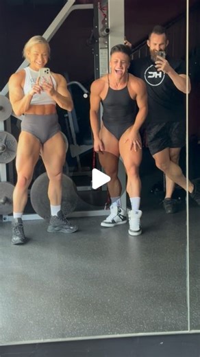 TEFANI - SAM RAZHI on Instagram: "I couldn’t do it.. maybe its the pump? 😂 I’m going to practice this and then hit a jay cutler quad stomp 💀👌🏽 @hypertrophycoach teaching me how to internal / external rotate lol"