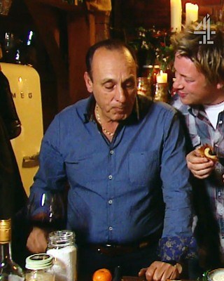 And because you lot agreed it's definitely time we're digging out this classic.... Gennaro Contaldo do you fancy a mince pie???? 😏 jamieol.com/PerfectMincePies | Jamie Oliver