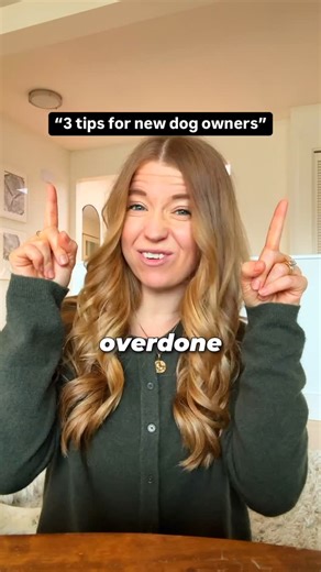 One Peak Creative on Instagram: "20+ hook examples ⤵️ Generic hooks just ain’t gunna cut it in 2025 👎 Switching the narrative to your personal experience is where 👏 it’s 👏 at 👏!! That doesn’t mean you should stop providing value. I’m simply saying, changing the perspective of how you deliver that value is going to help you break through the noise on social 💥 So here’s a few personal experience hooks you can save for later to test this strategy out for yourself 👇 “The ___ industry hates me 