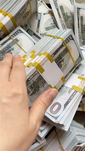 Packing $50,000 bundles into a box 📦💰