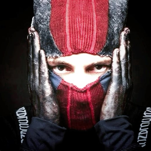 It’s getting hot in here😝 #twentyonepilots #tylerjoseph #joshdun #fyp #tøp @em ⊬ @Clancy |-/ @Max |-/ @erntveeman @Maria @Yuu |-/❇️✴️ @førrest @•Reıgn•|-/ @jsh @REM @andi @Charlyonepilots @Riley McKeever