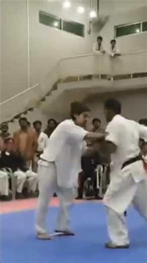 #Attacks #Karate #Shorts #Fight #selfdifence #ArtOfKarate #kick #combat #Kicks #Viral #Shorts #vdo