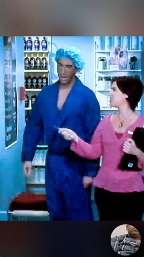 Ross Gets a Spray Tan 😳☀️ #friendstvshow #tvshows #tvshow #bingclips #bestoffriends #friendsclips #friends #rachelgreen #rossgeller #chandlerbing #joeytribiani #phoebebuffay #monicageller #fyp #fblifestyle | JBJ Squad