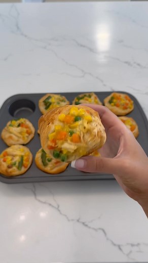 Viral 4 ingredient mini chicken pot pie recipe!🥕🥧🍗 Made these last year and you guys loved them so had to share this recipe again! Always a hit! So cute, taste so good, and beyond easy to make! #easyrecipe #onepanrecipe Ingredients: Grands biscuit dough 10 oz of frozen mixed vegetables (make sure they’re steamed first) 10.5 Oz can of cream of chicken soup 2 cups of shredded chicken (I used a rotisserie chicken) Bake in the oven at 350 degrees for 30-35 minutes! | Life With Mercedes