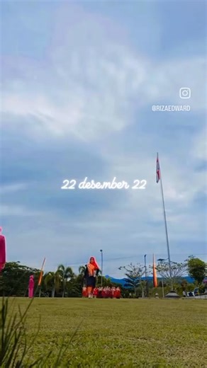Alhamdulillah, dipercaya menjadi pembaca UUD 1945. Bangga dan bersyukur bisa menjalankan amanah di 22 Desember 2022... Kantorbupati50kota #hariibu #22desember | Riza Edwar