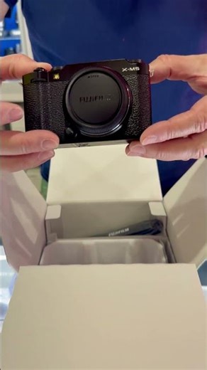 Fujifilm X-M5 Unboxing at B&C Camera