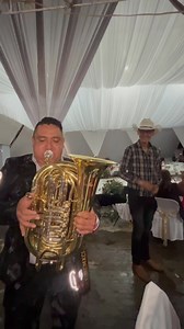 Calando la mini tuba del amigo Erik El Tubero De Los Artistas una chulada de instrumento musical 📯👌🏻 | Banda monarca de morelia michoacan
