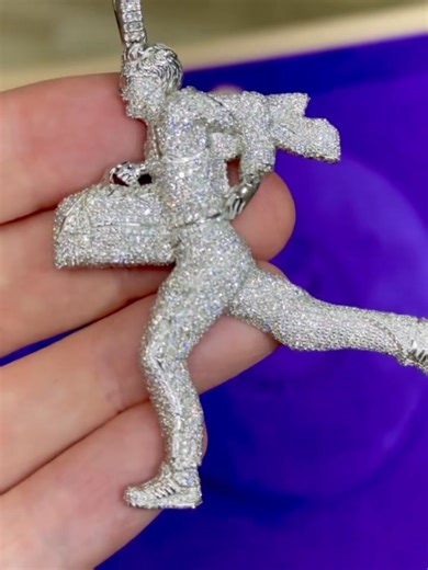 The Crown Collection made a custom, iced-out jewelry masterpiece handcrafted in Los Angeles exclusively for Timothée Chalamet. 💎 Commissioned through designer Doni Nahmias, the bespoke piece was created to immortalize Chalamet’s starring role in the film 'Marty Supreme'. Blending elite stone-setting with cinematic iconography, the intricate design stands as a high-luxury cultural artifact, marking a major milestone in the actor’s career. 'Marty Supreme' is already earning awards buzz, with nomi