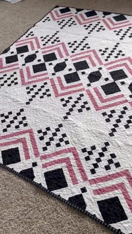 Handmade Art Deco Quilt, Black White Mauve Pink, Cherry Blossom Backing (54x62) - Etsy Canada