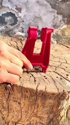 Easy chainsaw chain repair process for cutting wood #shorts