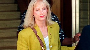 Oscar-nominated actress Sondra Locke dies at 74
