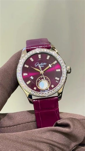 A touch of purple on the wrist | A diamond-encrusted women's watch is the perfect romantic crowning touch for the end of the year. #GlashütteOriginal #Glashütte #WomensWatch #LuxuryWatches #WristArt