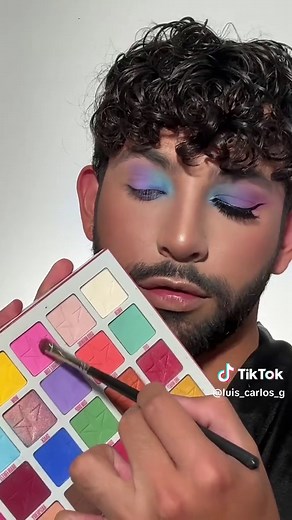 maquillajes inspirados en banderas LGBT: bisexual 💙💜🩷 #bisexual #lgbt #pride #maquillaje #makeup #bi