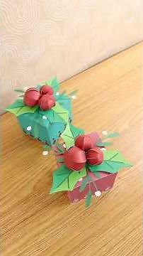 Holly Berry Floral Gift Box | DIY Christmas Gift Wrapping #christmascrafts #diycraft #cricutcrafts