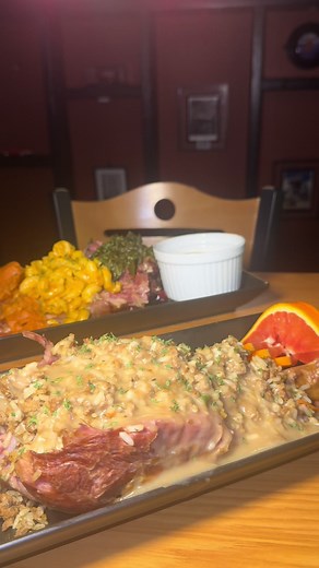Discover Delicious Turkey Legs at Minnie's Detroit
