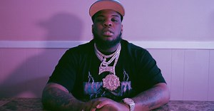Watch Maxo Kream break up a fight by getting two fans to talk it out