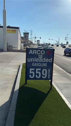 Today’s daily deals plus the CHEAPEST and BEST QUALITY gas you can find only at Arco AmPm right off the 215 across Vernon Ave located at 1240 E Washington St Colton CA 92324 #deals #savings #gas #cali #cheap