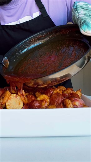 Homemade Seafood Boil Recipe with Shrimp, Corn, and Potatoes