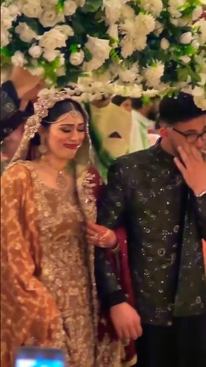 Everyone was crying at their sister's wedding after seeing their brother cry 😭