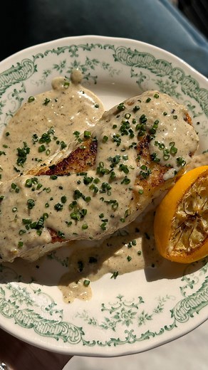 Emily Eggers on Instagram: "cooking through the seafood counter: halibut! this is seared halibut with charred lemon sauce 🍋🐟 full recipe below 👇🏻 follow @emilyeggers for more recipes✨ Halibut with Charred Lemon Sauce - 1 filet of halibut, skin on - 2 tbsp grapeseed oil, or another neutral high-heat oil - 1/4 tsp kosher salt - a few cracks of black pepper - 1/4 tsp onion powder - 1 tbsp butter - 2 cloves garlic, minced - 1 lemon, halved - 1/4 cup heavy cream - fresh chopped chives or other fr