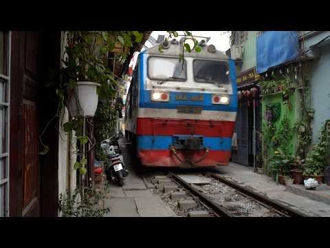 【ベトナム統一鉄道】ハノイレールストリートの列車ど迫力７連発