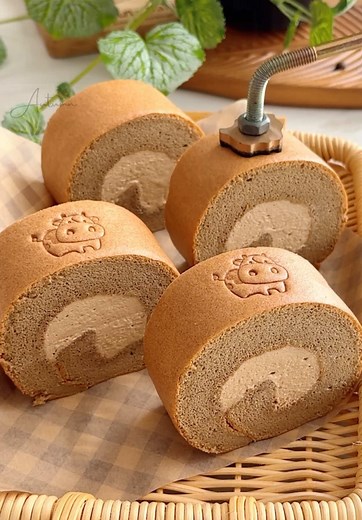 Coffee Swiss Roll Recipe: Delicious Cake Roll Guide