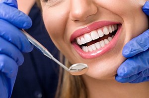 Dentist sues dentist over allegedly fake online reviews