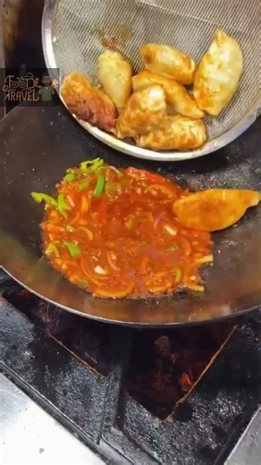 Gravy momos....😋 #shorts #indianstreetfood #tasty #viralshortsfeed #food_travell_0k