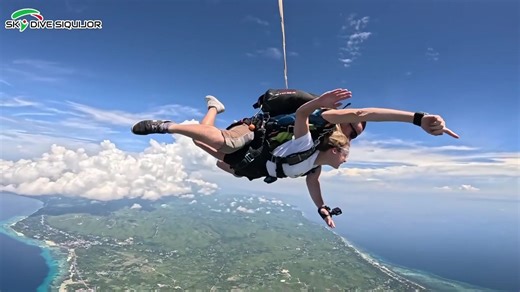 Tandem Skydiving Adventure in Siquijor