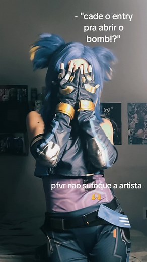 Neon Valorant Cosplay: Não Sufoque a Artista!