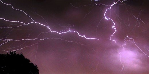 515-mile ‘megaflash’ from Texas to Missouri confirmed as world’s longest lightning bolt
