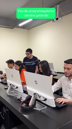 İlk dəfə proqramlaşdırma dərsində bunları yaşayanlar,hardasınız?😄 #codelandia #backend #frontend #fyp #proqramlaşdırma #kodlaşdırma #javascript