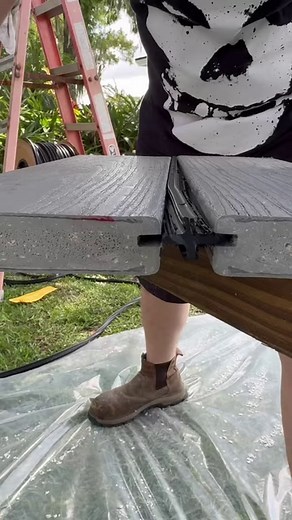 3M views · 12K reactions | An interesting way to water proof your 2nd storey deck. #deckbuilding #protips #carpentrytips #diyprojects | Wood Bully | Facebook