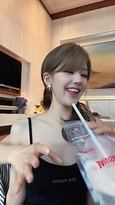 146K views · 4.5K reactions | Zhao Lusi doing dance challenge again I really miss her hand gestures dances #ZhaoLusi #赵露思 #RosyZhao #zhaolusi赵露思 | zhaolusi-fan | Facebook