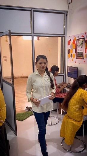 Hamari Class on Instagram: "Marathi typing easy tareeka #typing #marathi #computer #viral #trick #hamariclass"