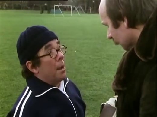 Sorry S2/E4 'Great Expectations' Ronnie Corbett • William Moore - video Dailymotion