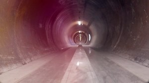 WARR Hyperloop hits 324 km/r - 202 mph