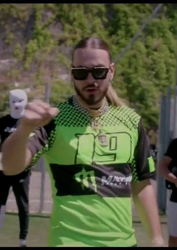 L’hymne de l’OM! - Aimie chante l’hyme national de l’OM