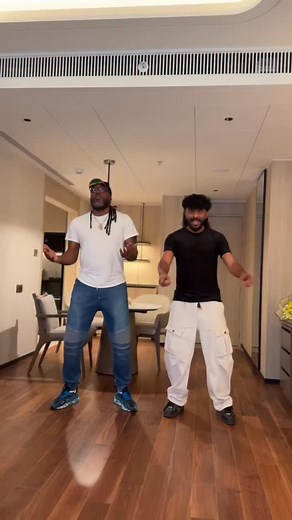 944K views · 49K reactions | Duddu Duddu 朗 @chandanshettyofficial @chrisgayle333 Now it’s your turn — show your moves, tag us & drop your reels  #LifeIsCasino #UniverseBoss #ChandanShetty #dancechallenge #cs #chandanshettyofficial | Chandanbro Fan Club | Facebook