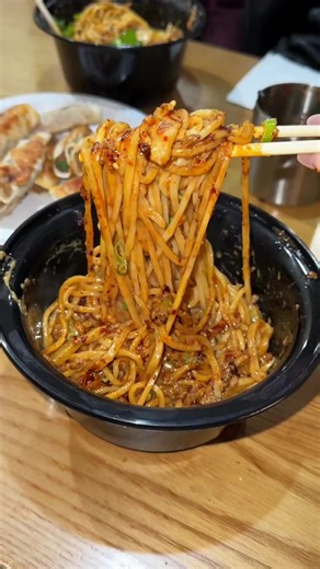 67K views · 793 reactions | Checkout my custom NYC travel guides in my linktree! #foodie #fyp #nycfood #pizza #cooking #eating #travel | Alexander Lucas | Facebook