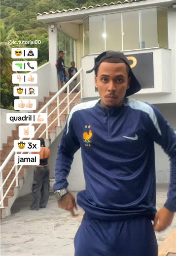 olhou pra mim, de glock e radinho, hoje tem baile no morro 🔥 #tutorial #emoji #dancetutorial #dancinhasdotiktok