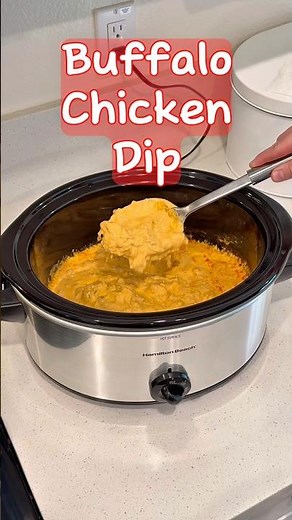 How to make a delicious Buffalo ranch chicken dip #recipe #delicious